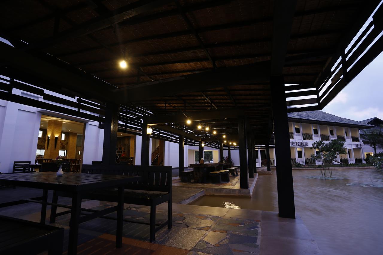 Kahyangan Resort Singkawang Luaran gambar