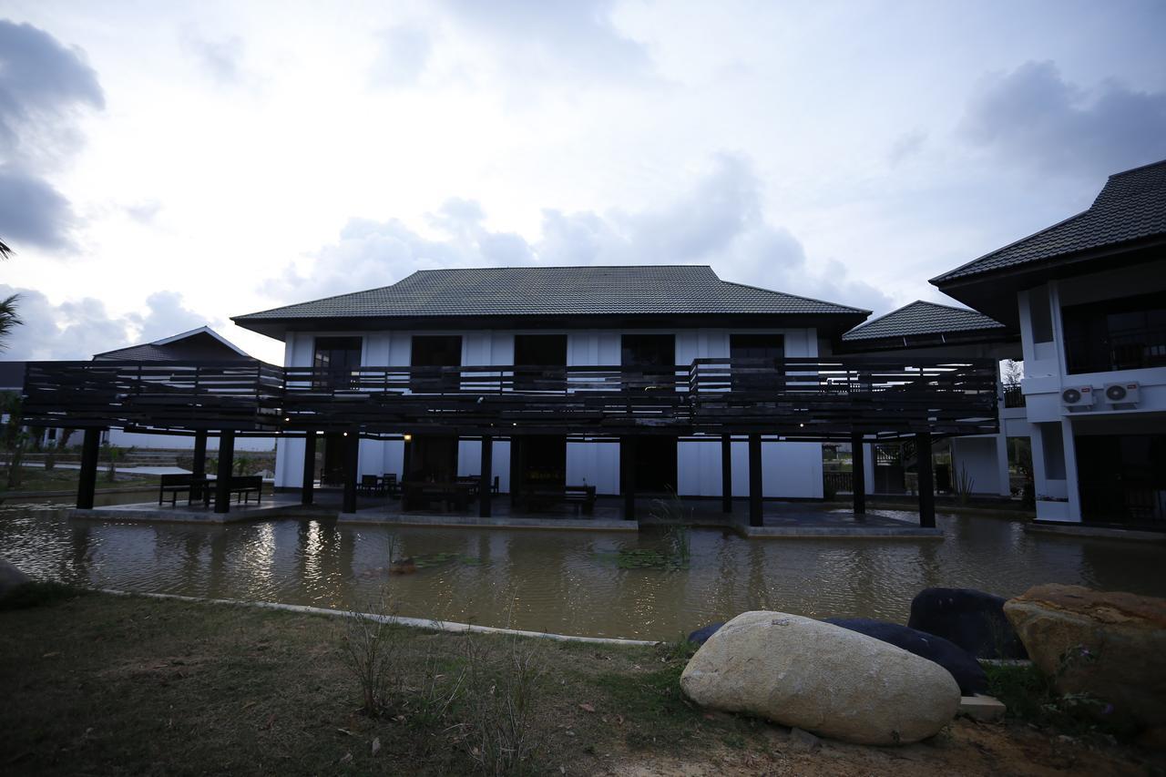 Kahyangan Resort Singkawang Luaran gambar