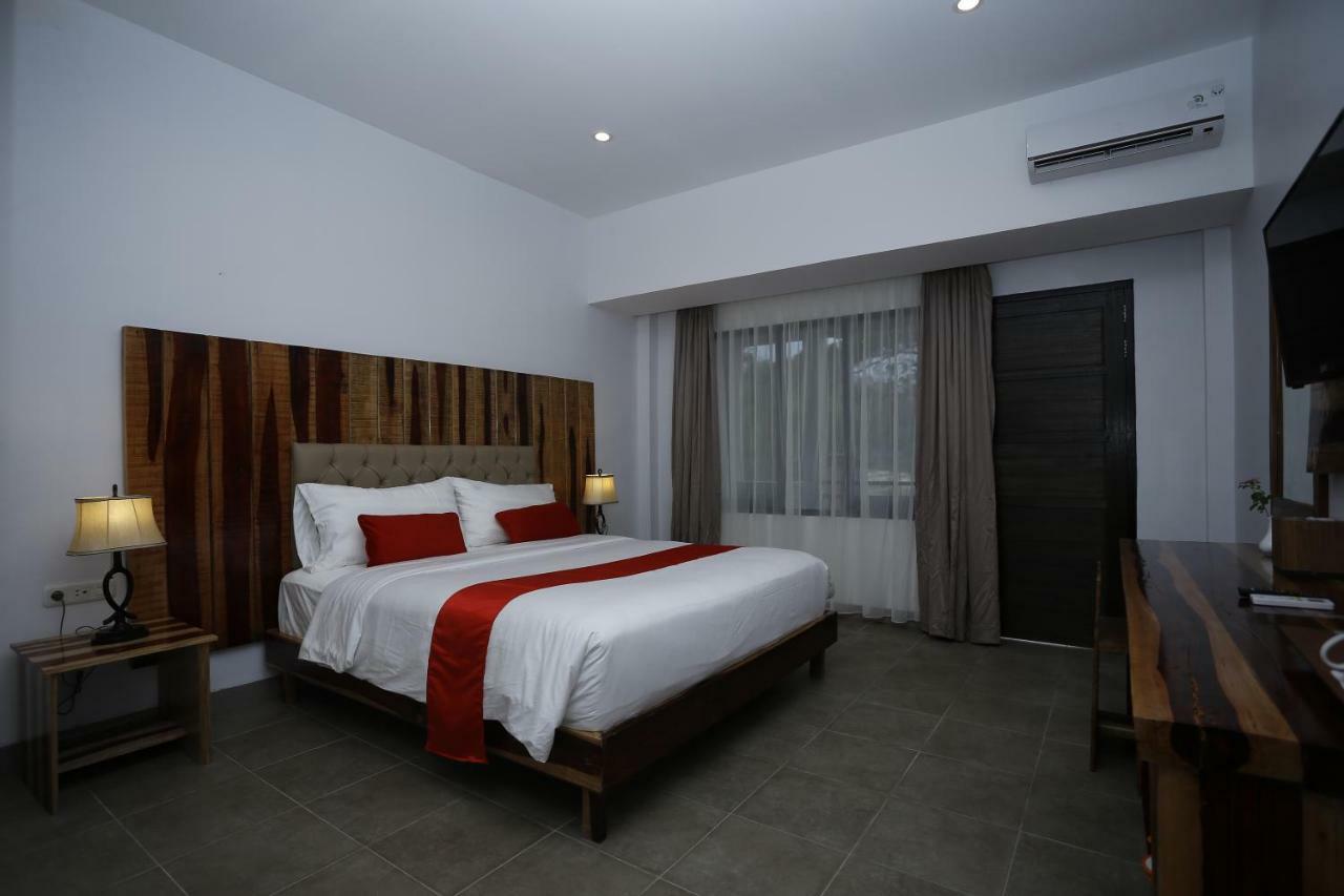 Kahyangan Resort Singkawang Luaran gambar