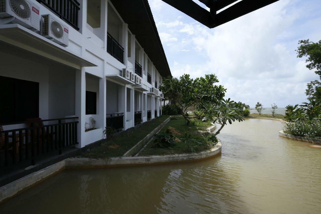 Kahyangan Resort Singkawang Luaran gambar